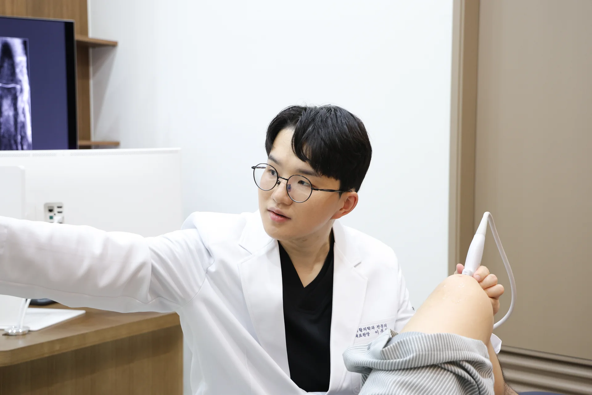 Gordonmadi clinic — brand story hero ultrasound sj2 0186