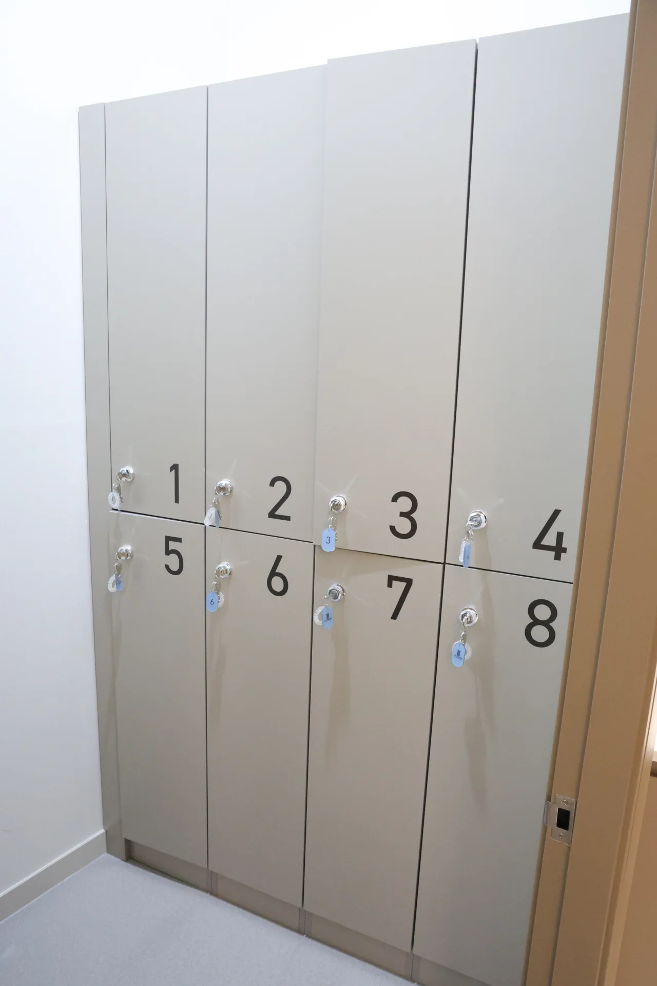 Gordonmadi clinic — tour changing lockers sj2 0573